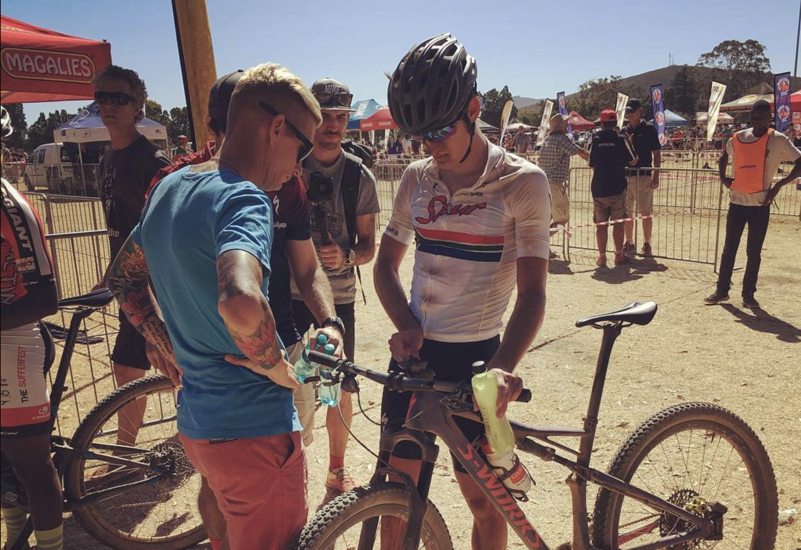 John Wakefield with Alan Hatherly at a Stellenbosch XCO race.